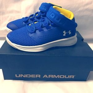 NIB Boys Under Armour Shoes 11K